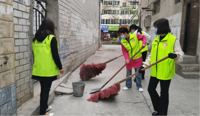 【城市管理提升年】“管家”上岗服务忙--城关镇社区物业入驻让“三无小区”华丽转身